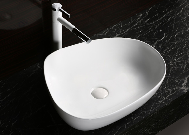 Ceruttispa CR0044C накладная, белая, асимметричная 550х420х140